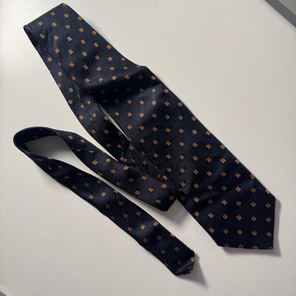 TRE E Perfetto Mens 100% Silk Tie Navy Blue Geometric Medallion Made in Italy